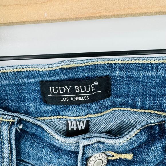 Boutique Judy Blue Boot Cut Jeans Size 14W Medium Wash Stretch Denim Flattering - Picture 3 of 9